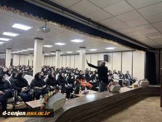 برگزاری کارگاه آموزشی زبان انگلیسی به دانشجویان و اساتید جهت تشویق آنها به یادگیری و کسب علوم دنیا به واسطه آن 