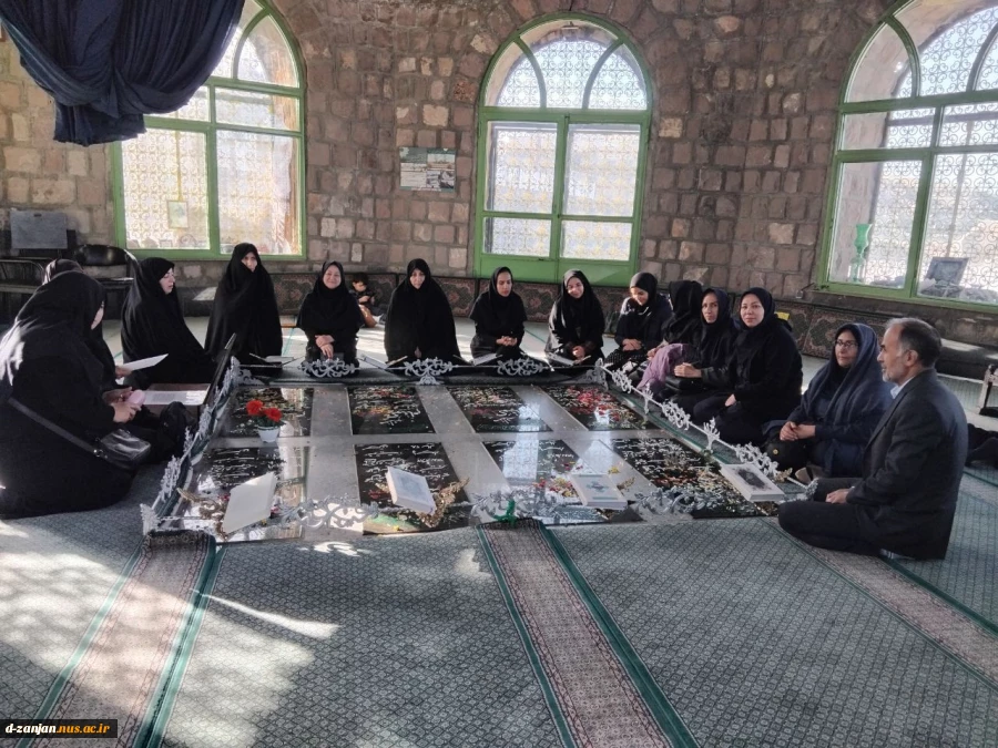 به مناسبت گرامیداشت سوم خرداد، سالروز آزاد سازی خرمشهر، مراسم قرائت زیارت عاشورا  با حضور ریاست و کارکنان آموزشکده ملی مهارت قائم(عج)زنجان در مزار شهدای گمنام گاوازنگ برگزار گردید. 2